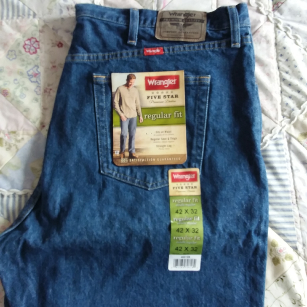 Wrangler jeans 42x32, nwt